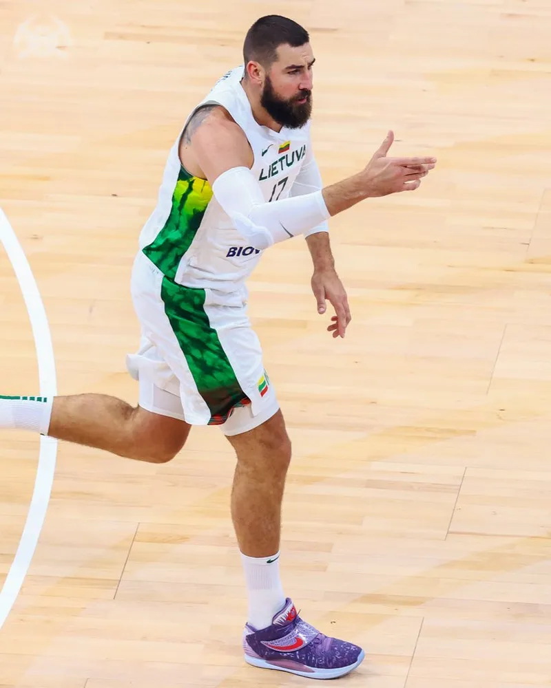 Jonas Valanciunas: Unattached to Zalgiris Kaunas