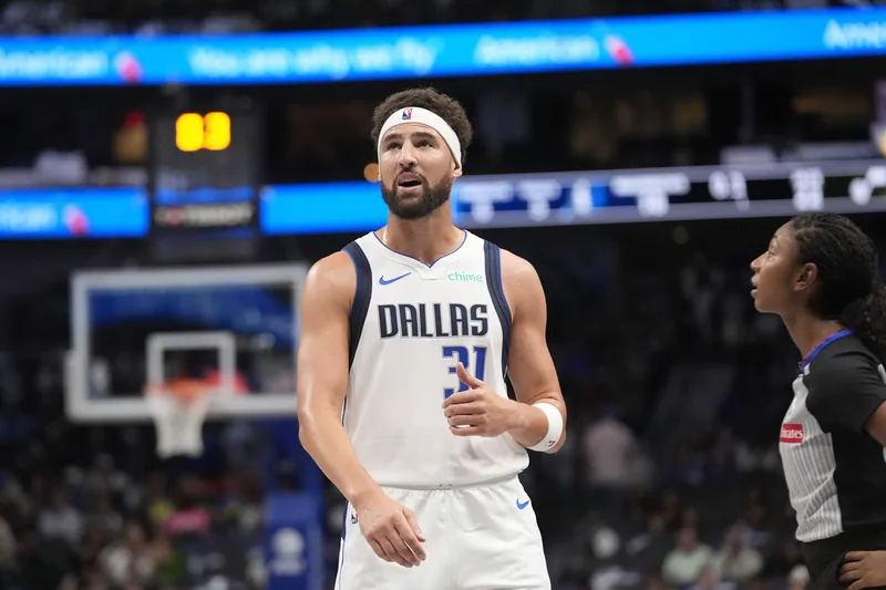 Klay Thompson: Dallas Mavericks to Undecided